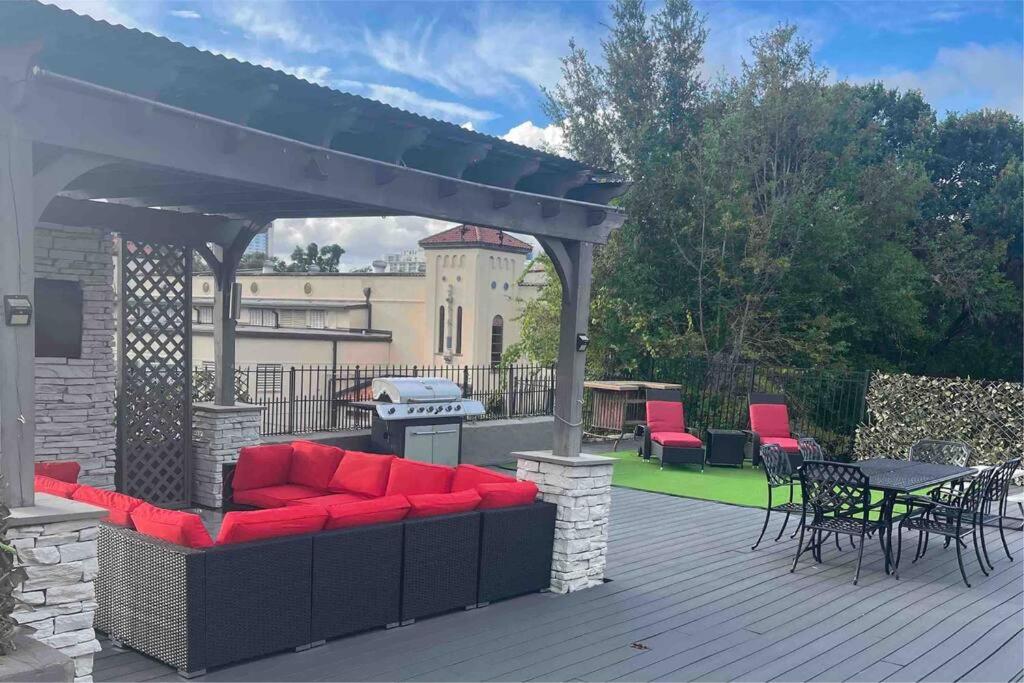 LUXURY 6000 sqft Mansion in Downtown Orlando Sleeps 12