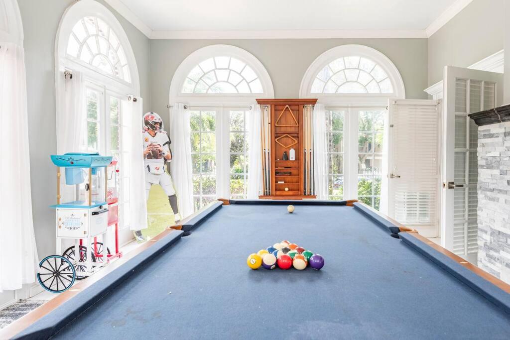 LUXURY 6000 sqft Mansion in Downtown Orlando Sleeps 12
