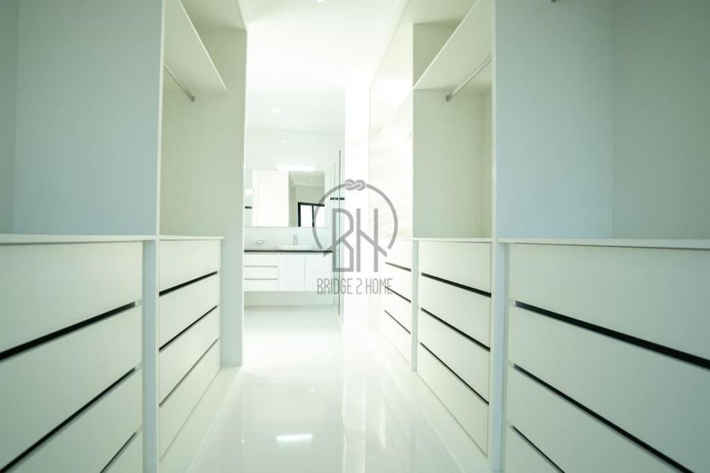 Luxury Penthouse with Private Pool, Ocean, City & Mountain view 6 Pers 2 BR