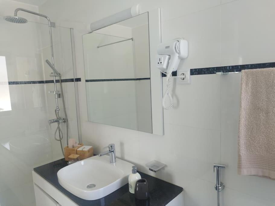 Luxury Penthouse with Private Pool, Ocean, City & Mountain view 6 Pers 2 BR