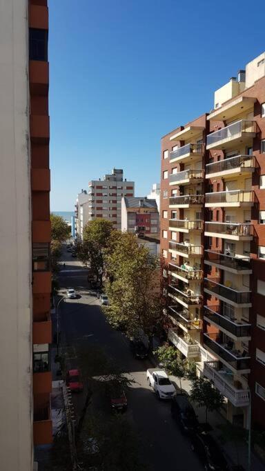 Hermoso Departamento con Balcón a 3 cuadras del Mar - La Perla