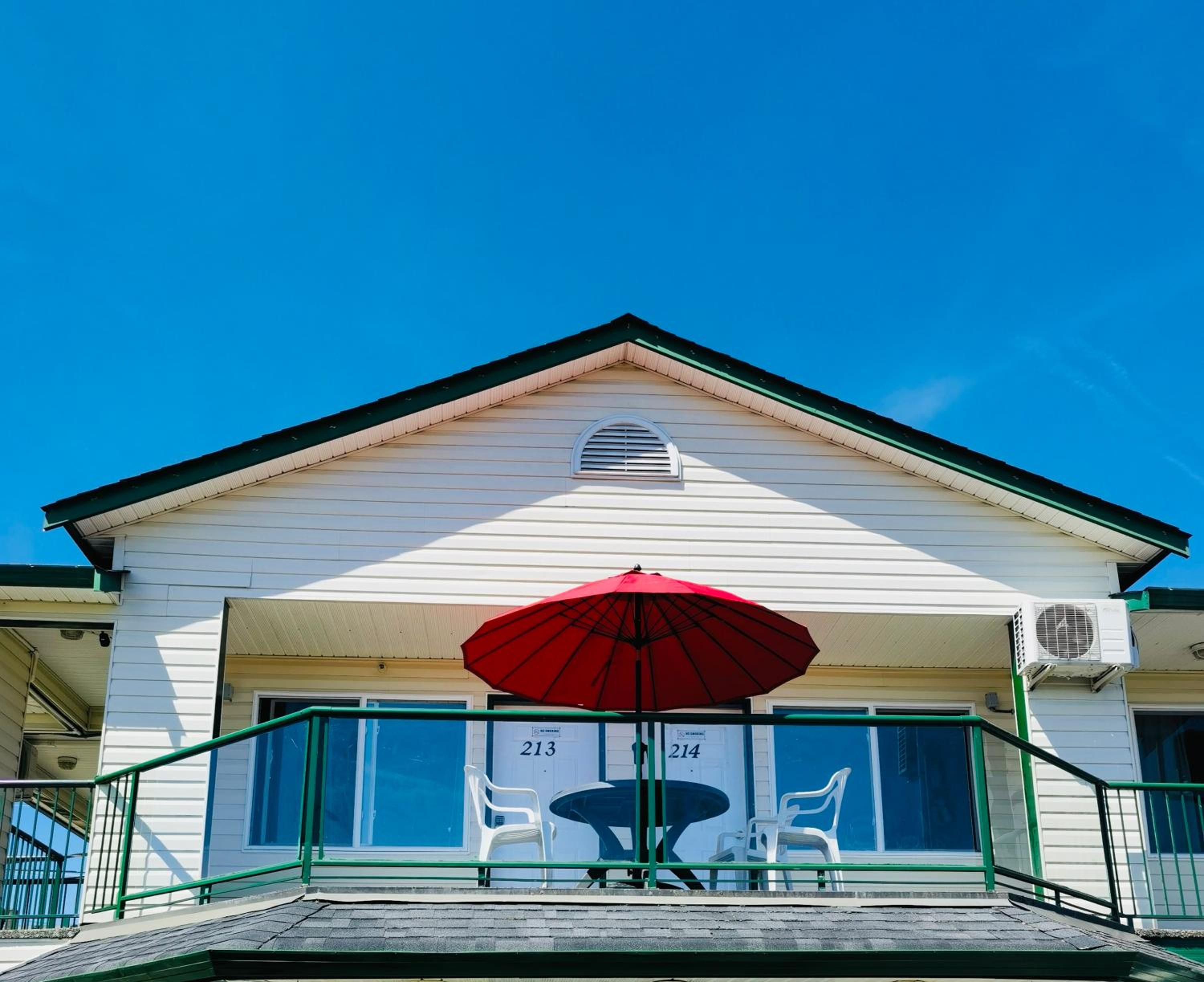 Harbour Light Motel