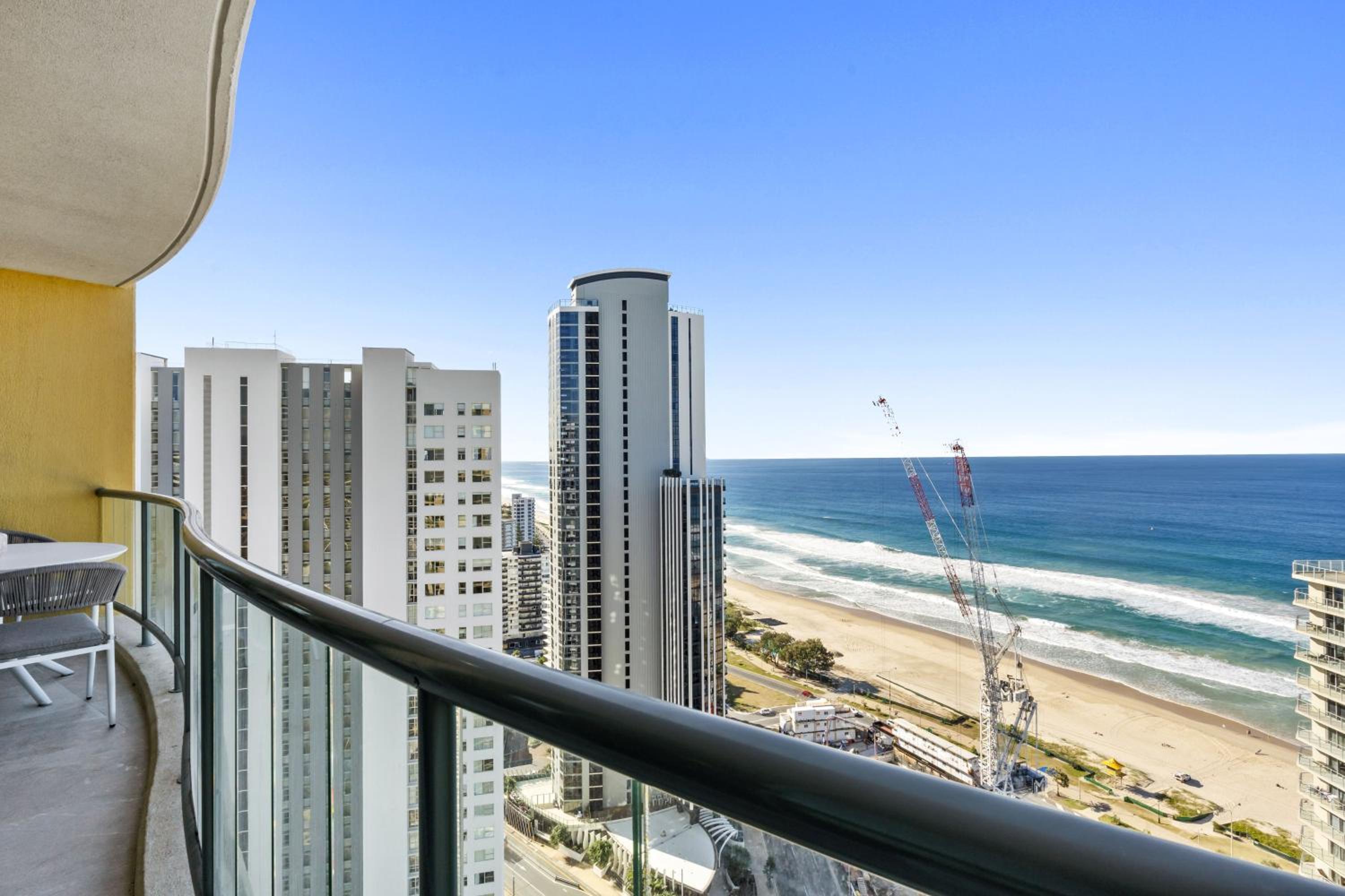 Prime Views from 4 Bedroom NEWLY RENOVATED Ocean Unit at Sun City - Q Stay