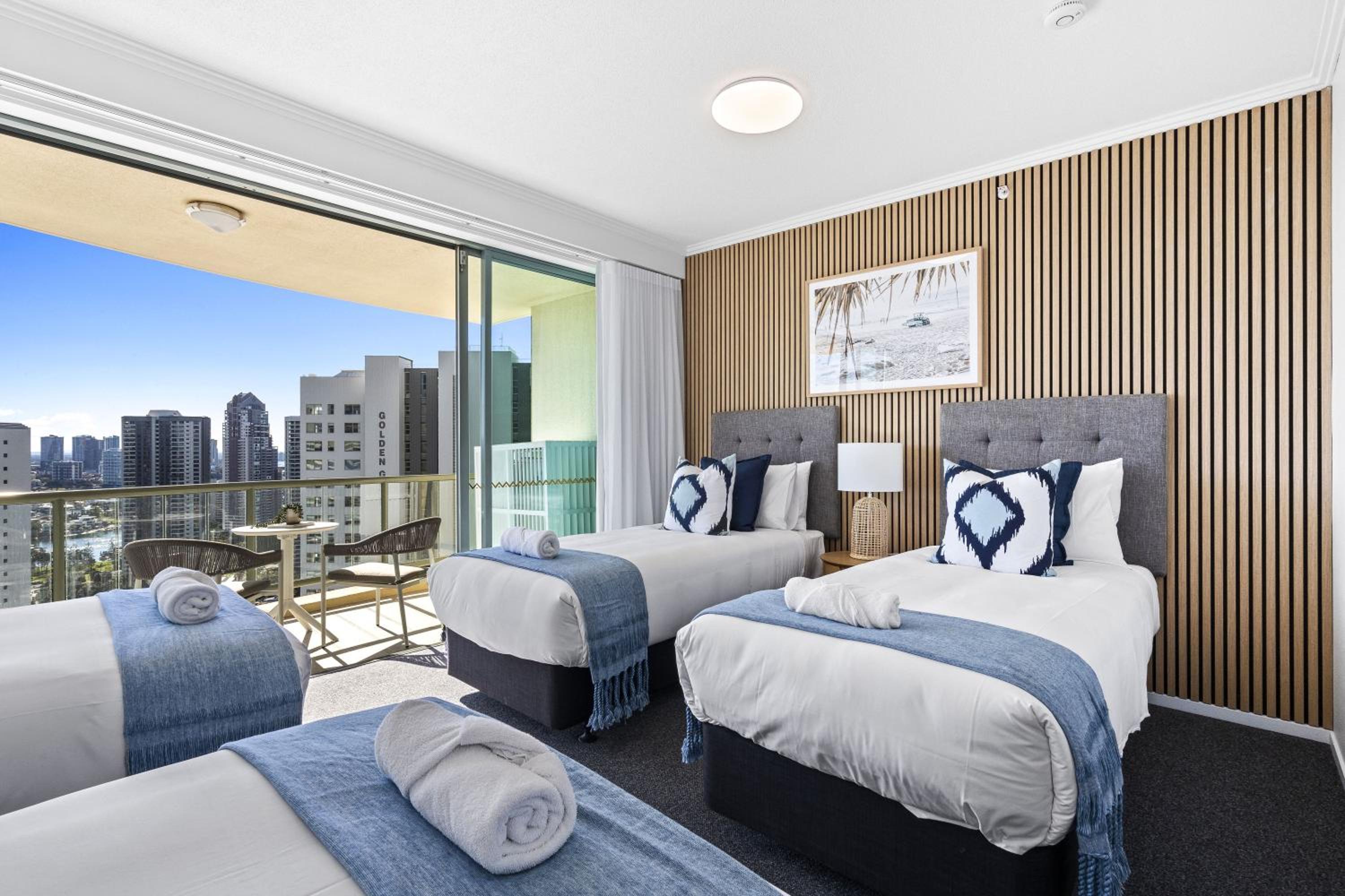 Prime Views from 4 Bedroom NEWLY RENOVATED Ocean Unit at Sun City - Q Stay