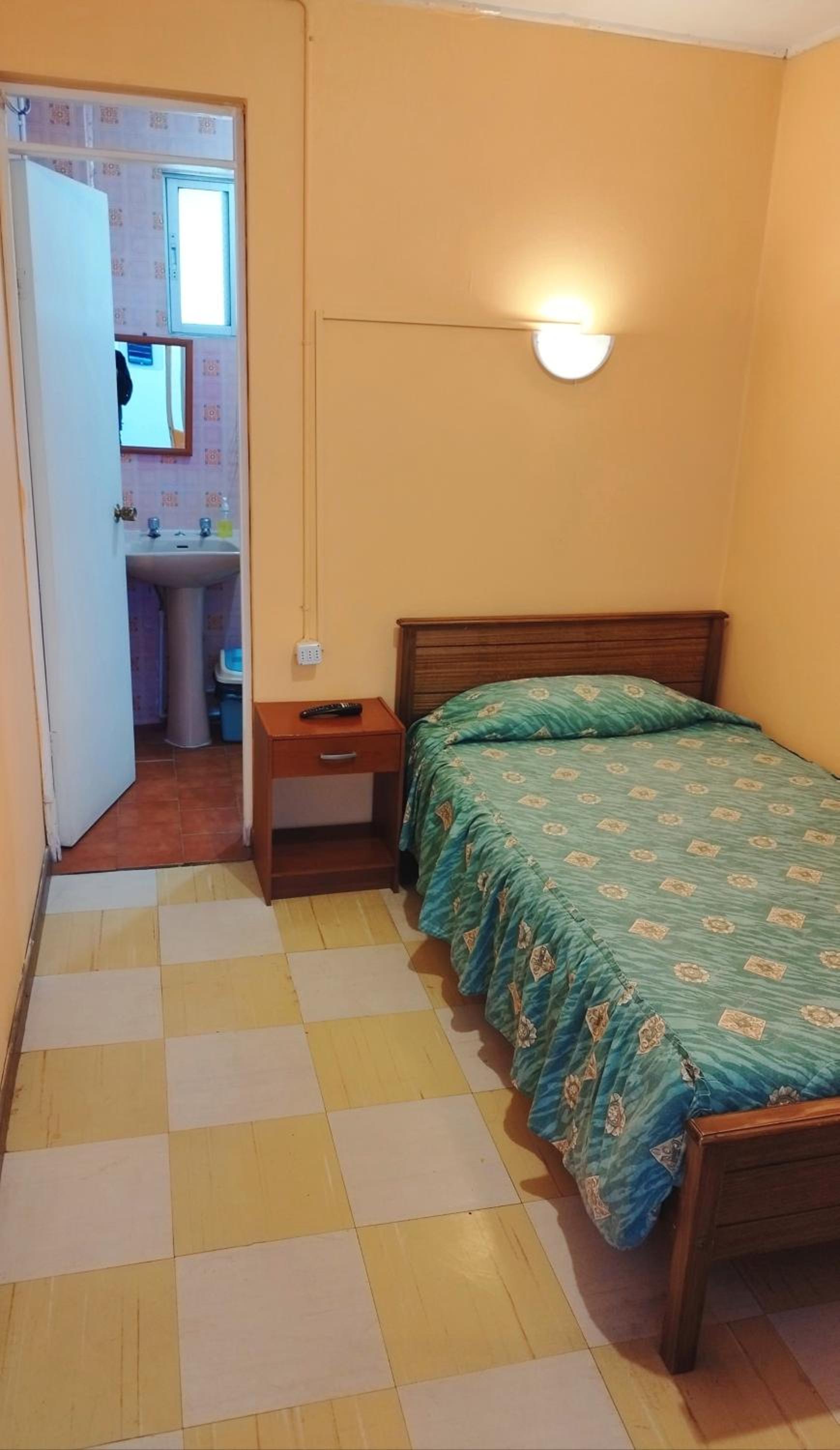 Hostal Bahía, habitaciones en pleno centro y a pasos de la playa