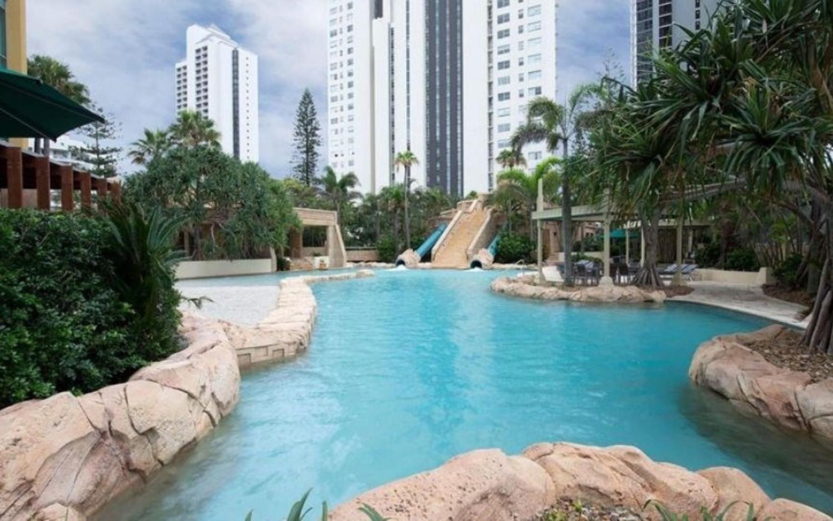 Prime Views from 4 Bedroom NEWLY RENOVATED Ocean Unit at Sun City - Q Stay