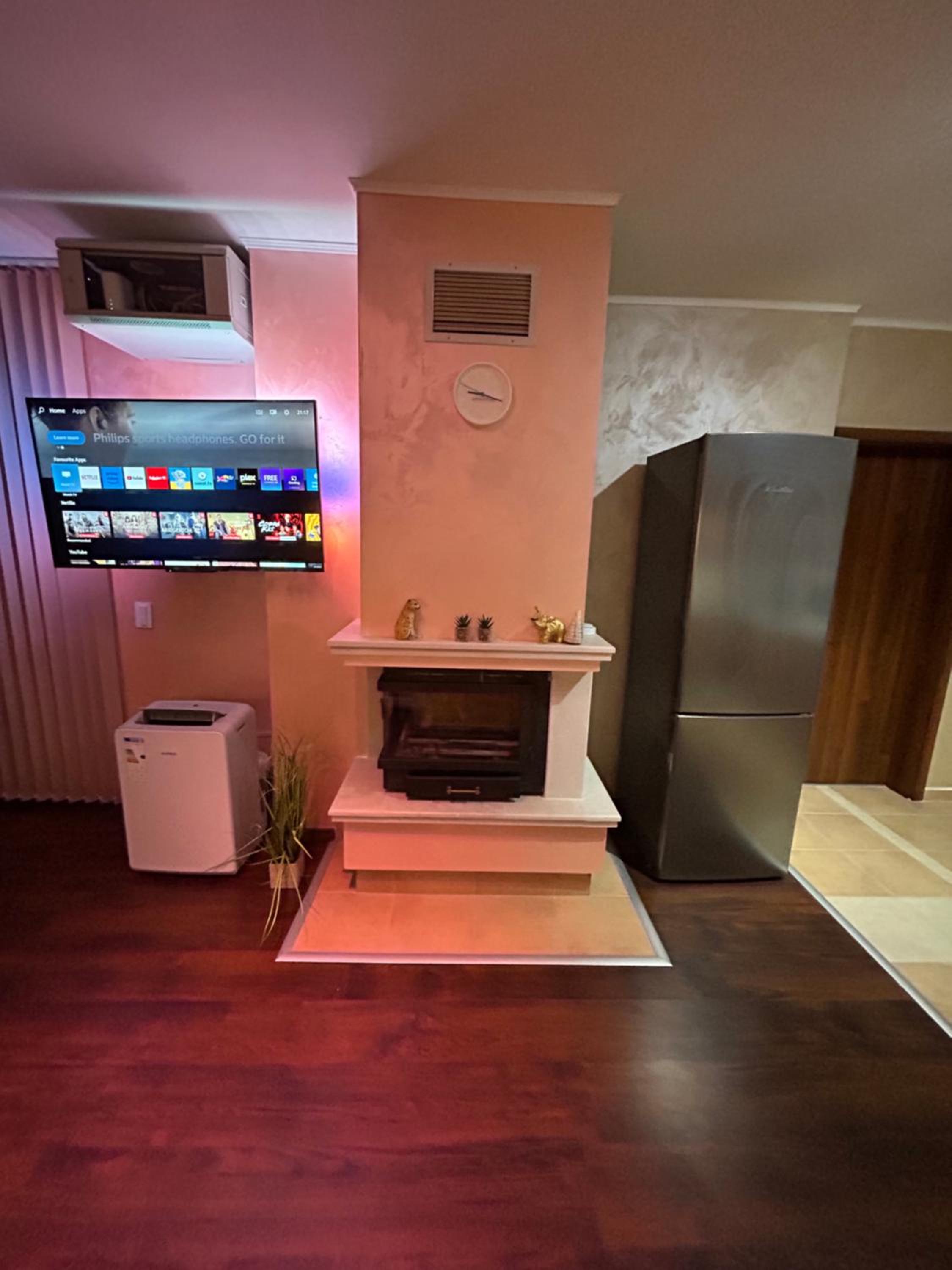 2-bedroom, 2-bathroom with fireplace and garden at Winslow Infinity