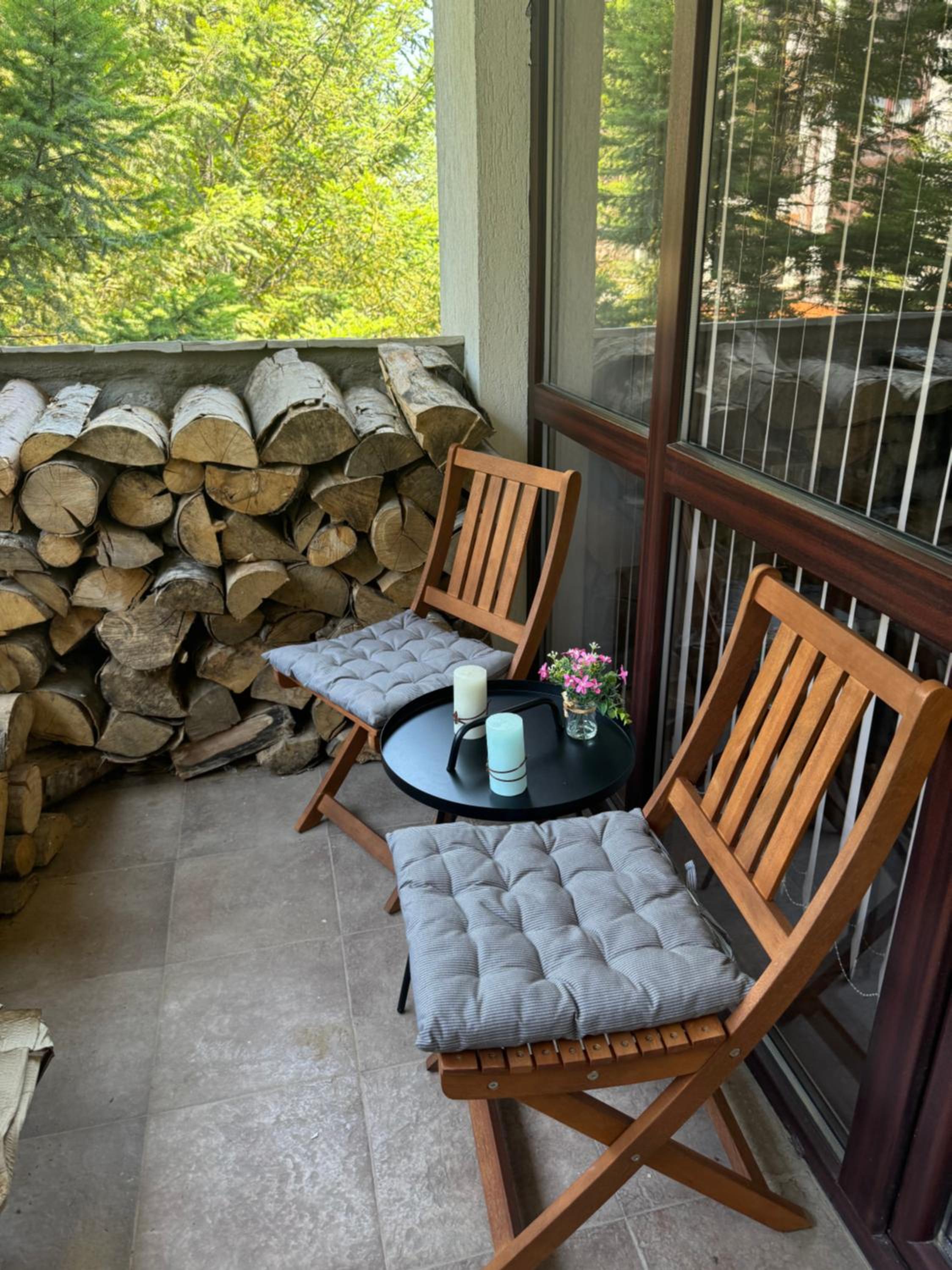2-bedroom, 2-bathroom with fireplace and garden at Winslow Infinity