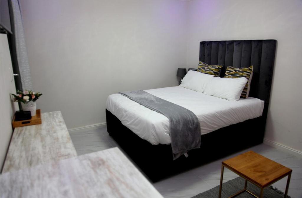 Serena Inn room 4 view 5