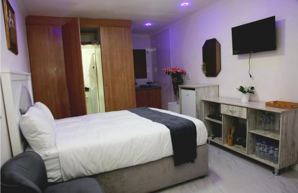 Photo 6