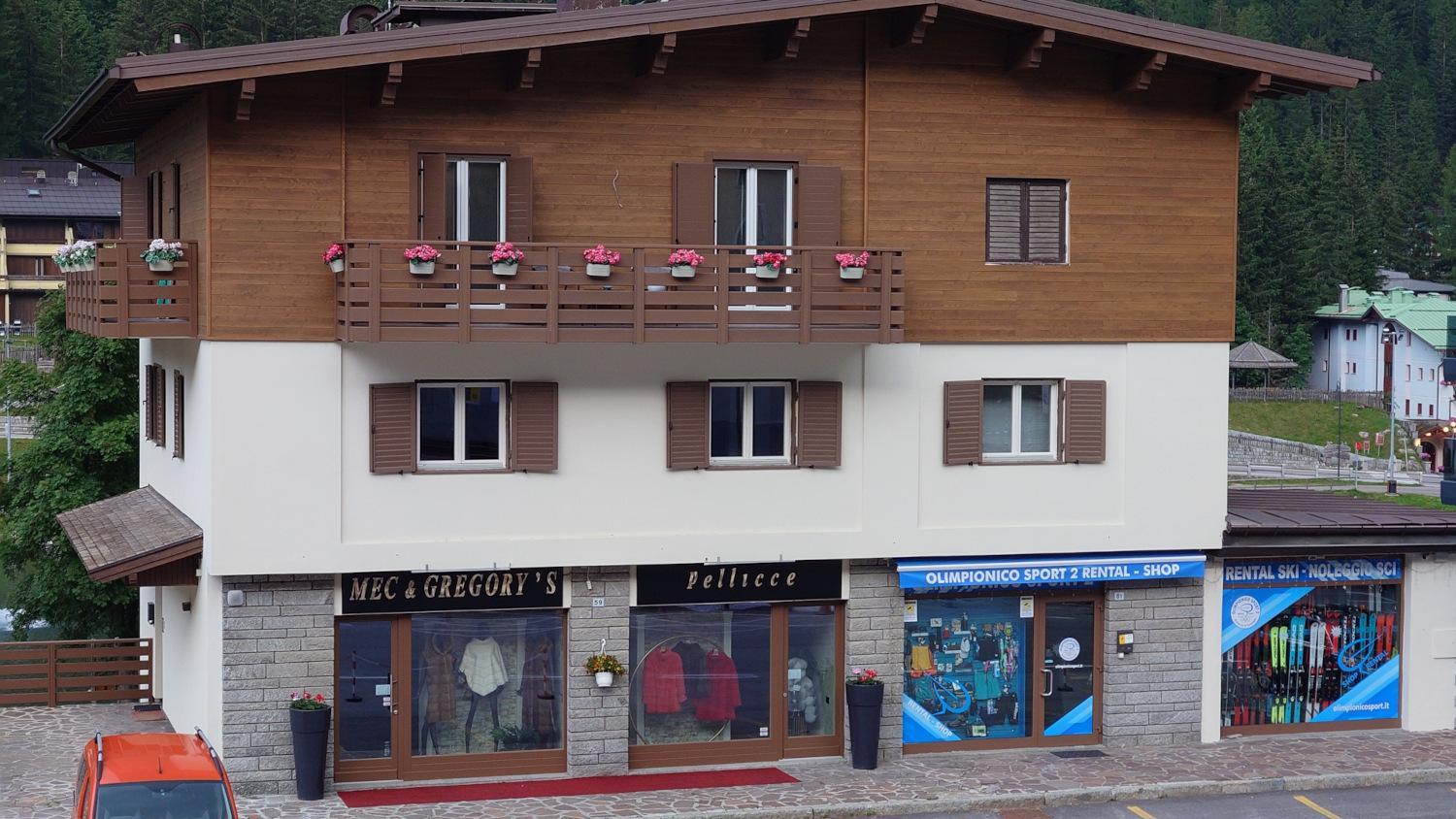 Bilocale centro paese con posto auto photo 2