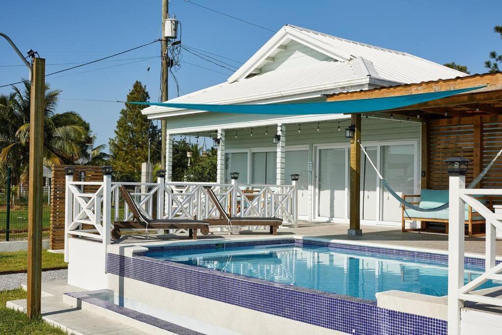 Acogedora Cabaña con Piscina y kiosco de playa