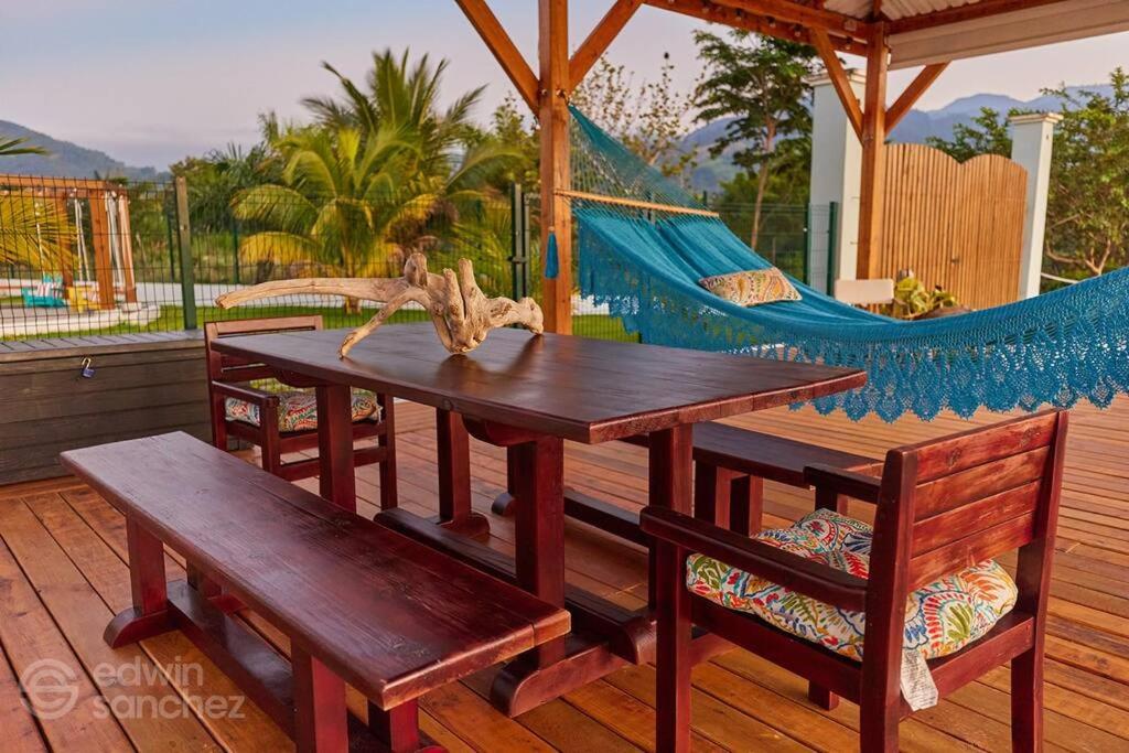 Acogedora Cabaña con Piscina y kiosco de playa