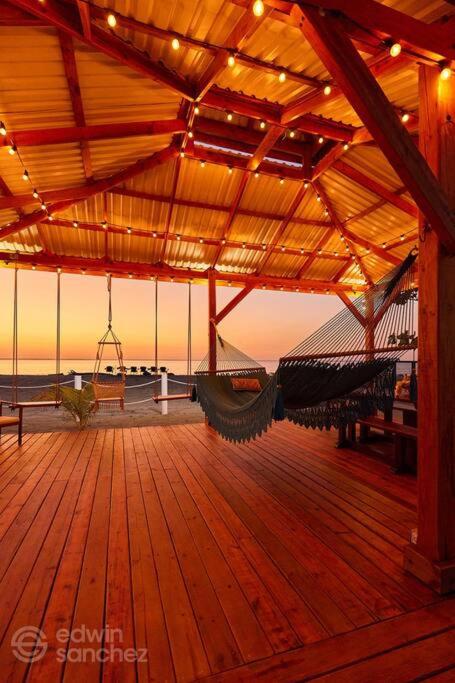 Acogedora Cabaña con Piscina y kiosco de playa