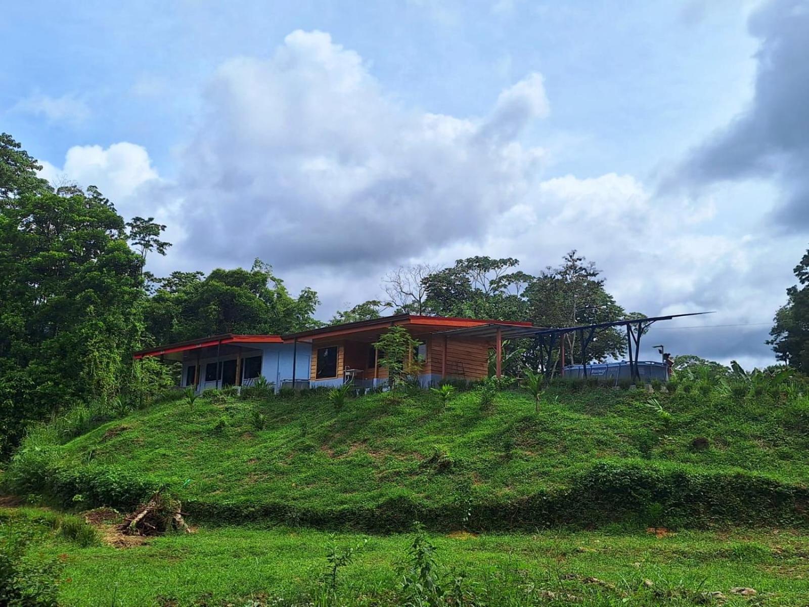 Villa Las Gemelas, Loma Chica