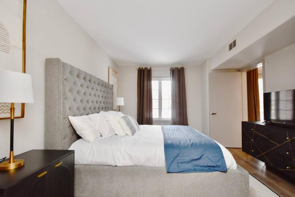Escape the City in our Ski Townhouse, Sleeps 8