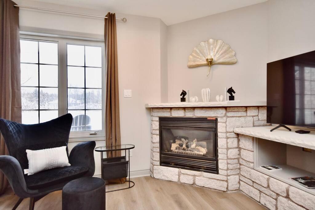Escape the City in our Ski Townhouse, Sleeps 8