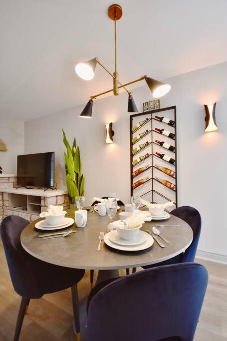 Escape the City in our Ski Townhouse, Sleeps 8