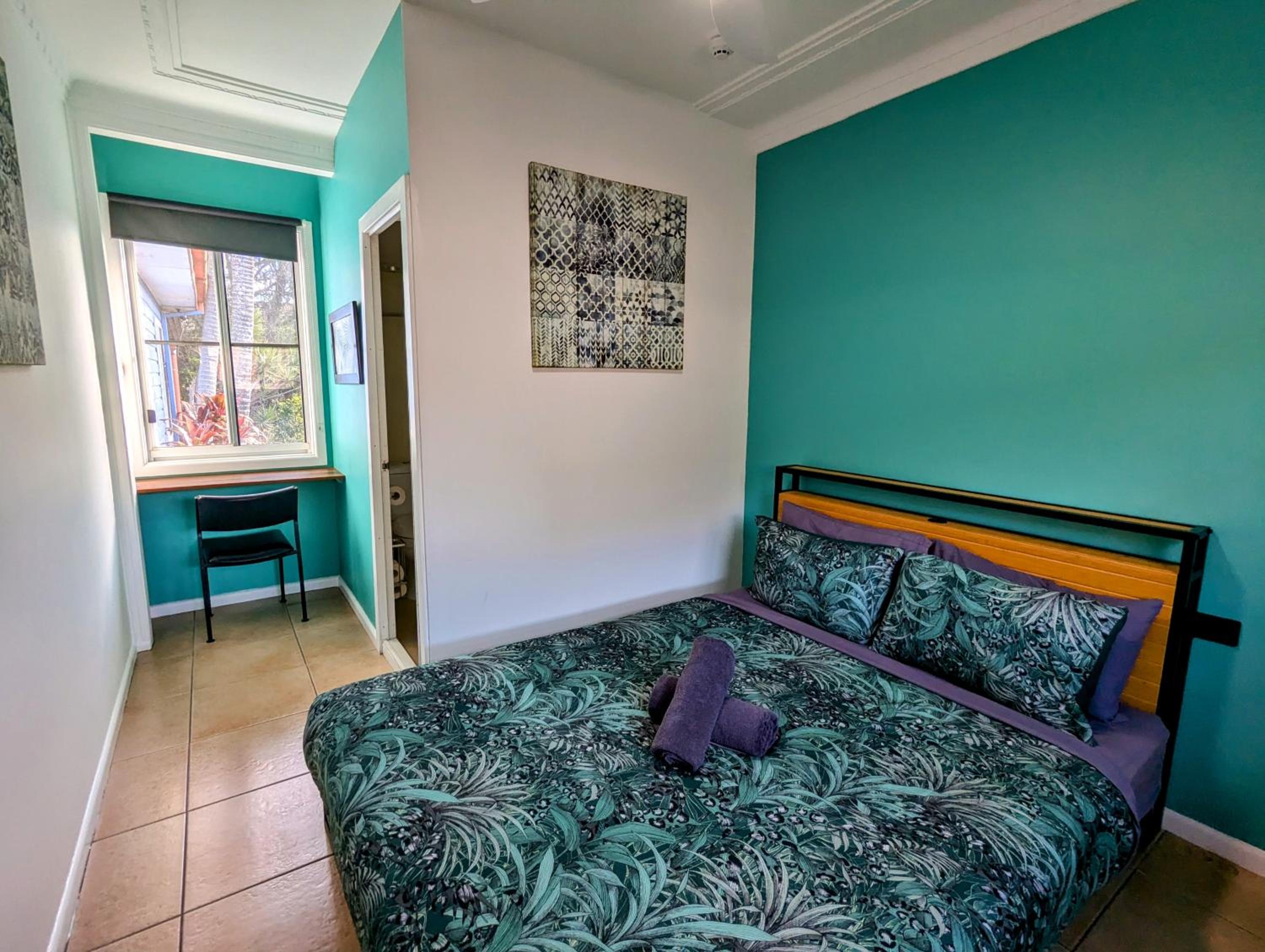 Ozzie Pozzie Backpackers