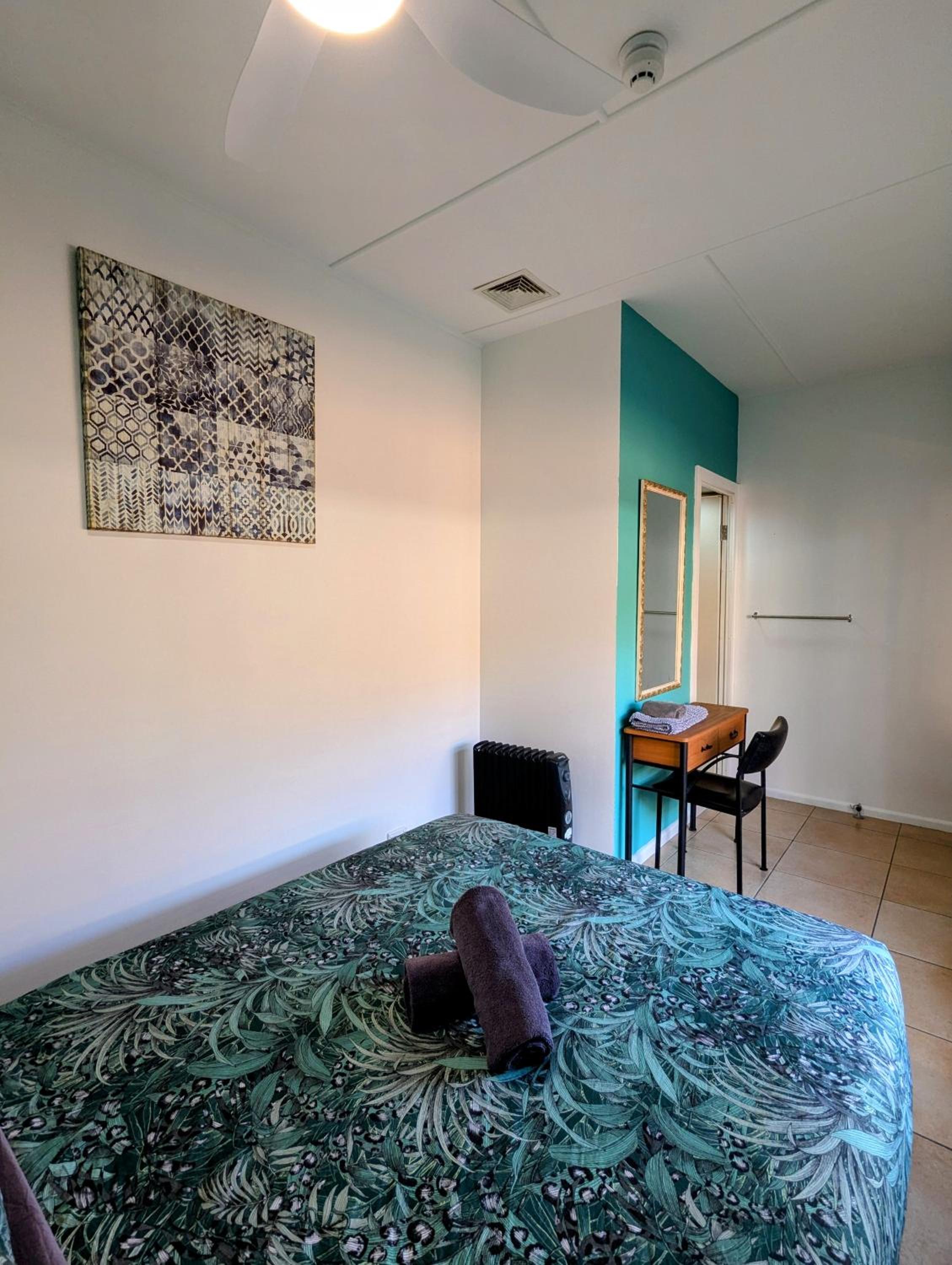 Ozzie Pozzie Backpackers