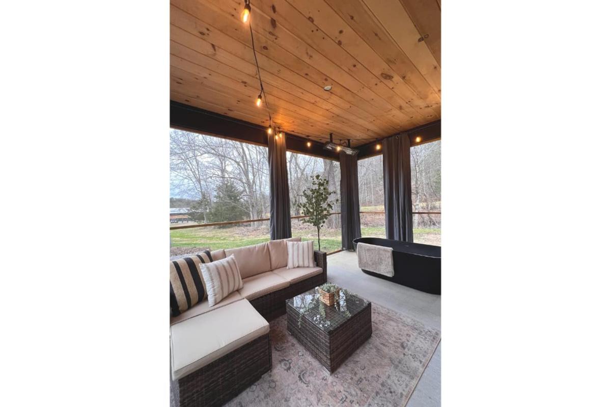 Moody and Romantic Cottage with outdoor bathtub view 3