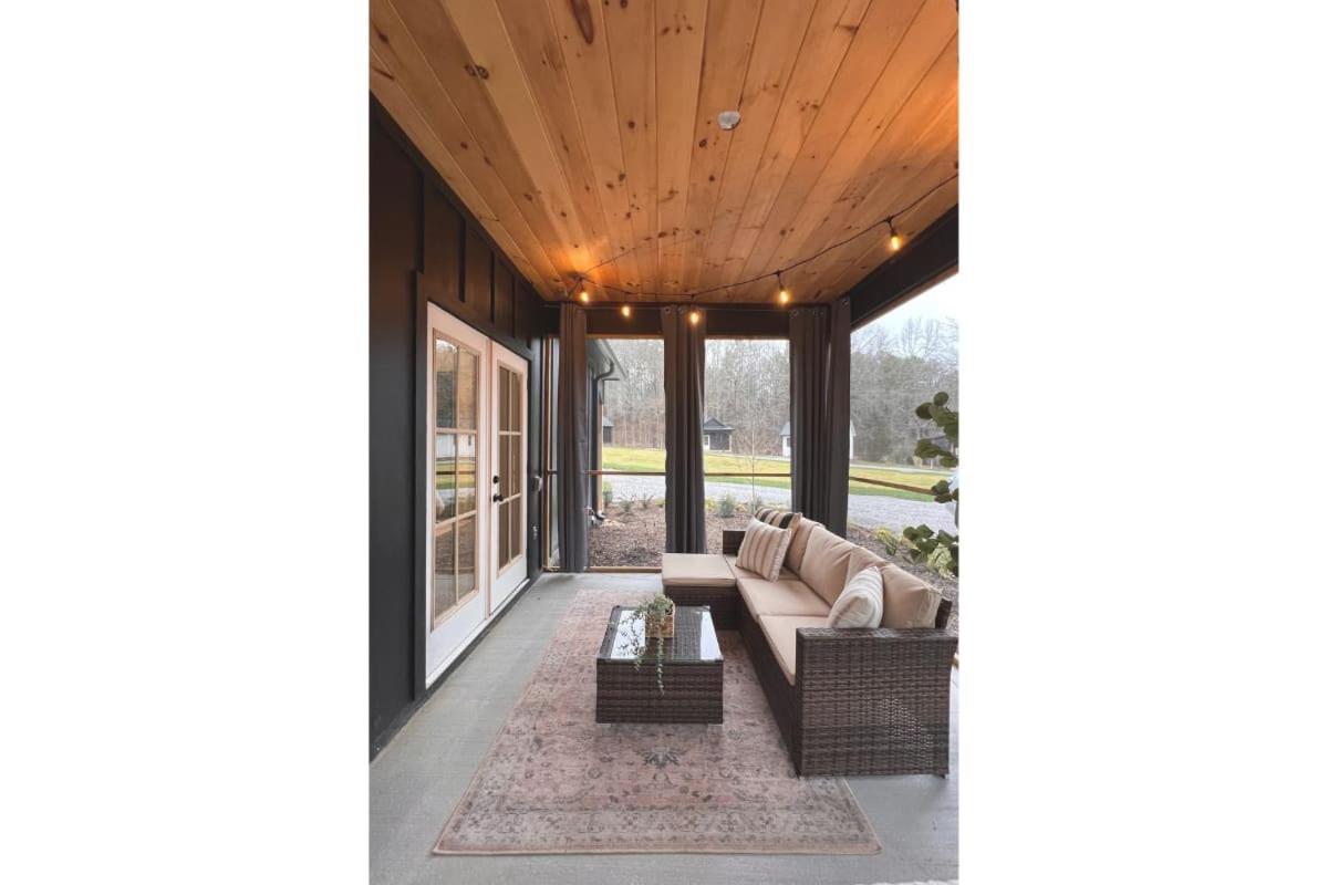 Moody and Romantic Cottage with outdoor bathtub view 5