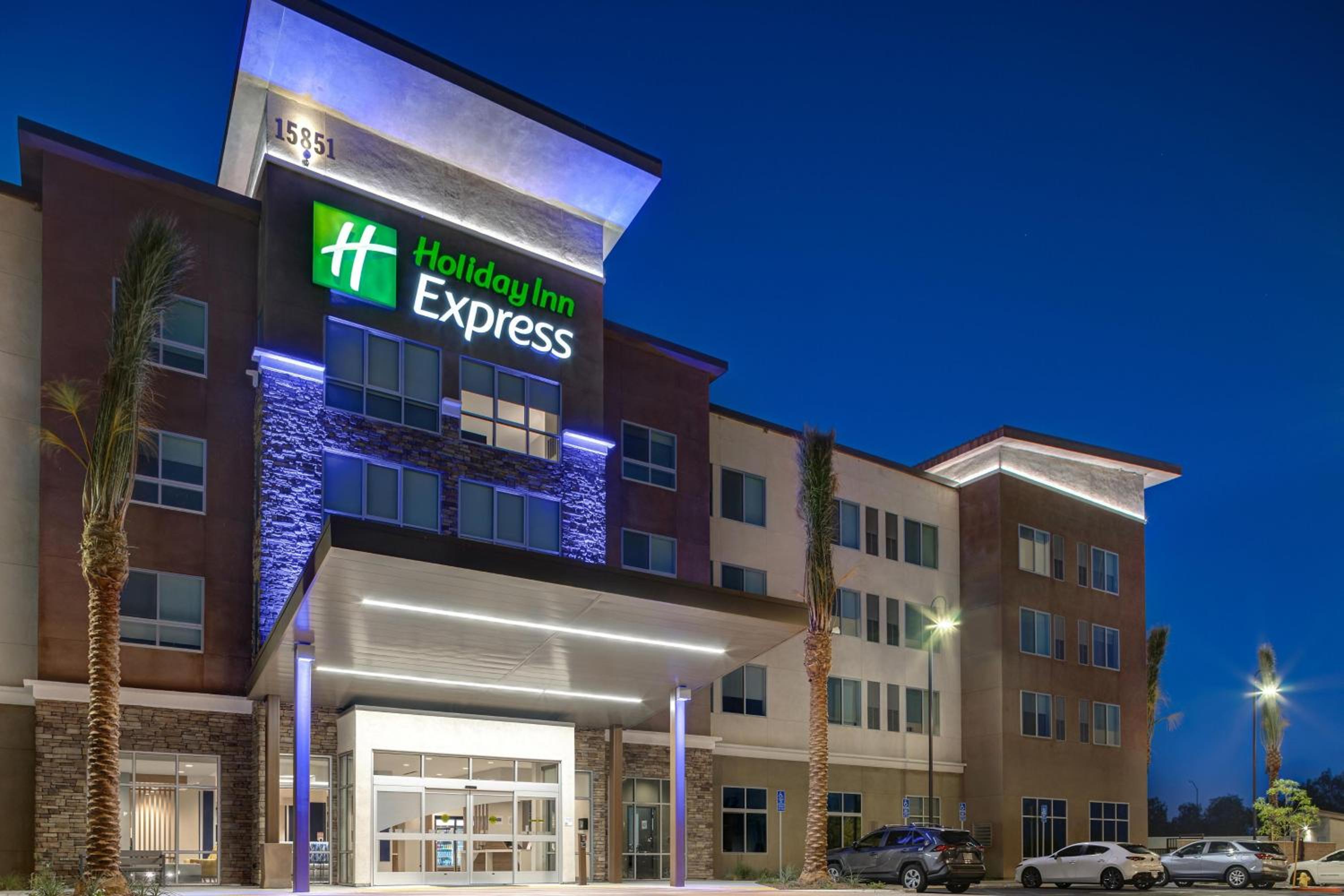 Hotel Holiday Inn Express & Suites Chino Hills, an IHG Hotel - Image 1