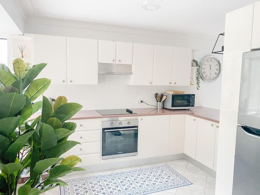 Exhale Terrigal, Stylish & Spacious, 150M to beach