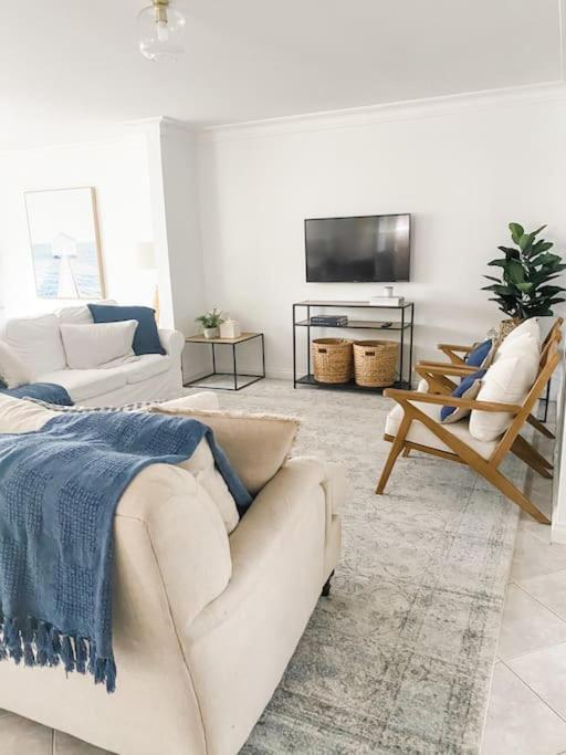 Exhale Terrigal, Stylish & Spacious, 150M to beach