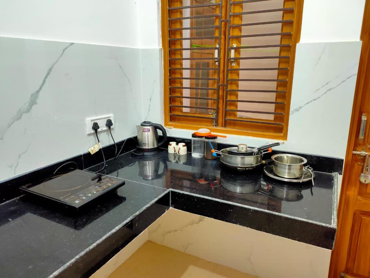 Green View Luxury Apartments view 2