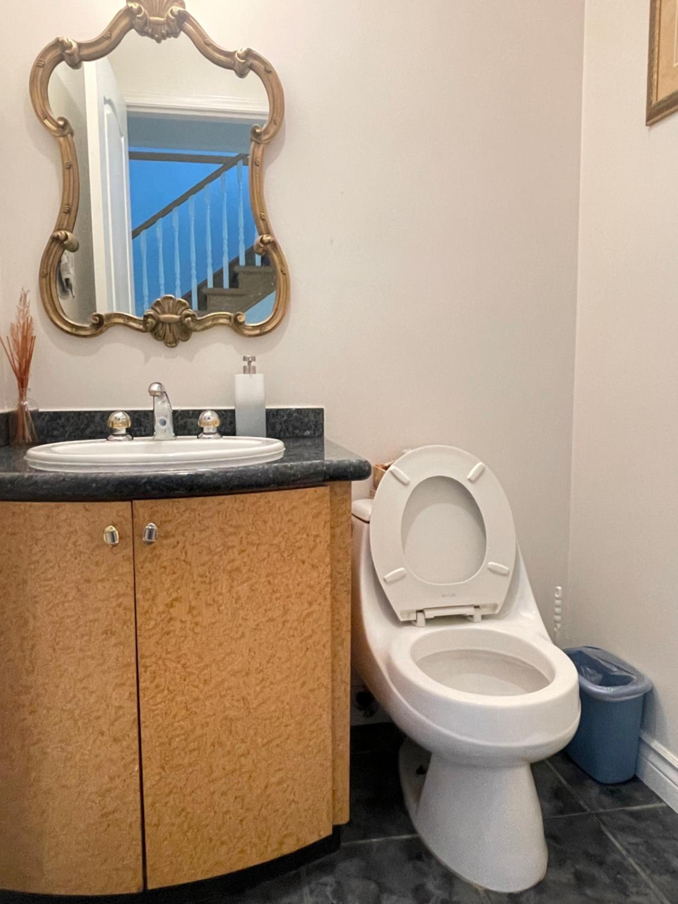 Cozy Guest Rooms Near UBC, Downtown and Beaches