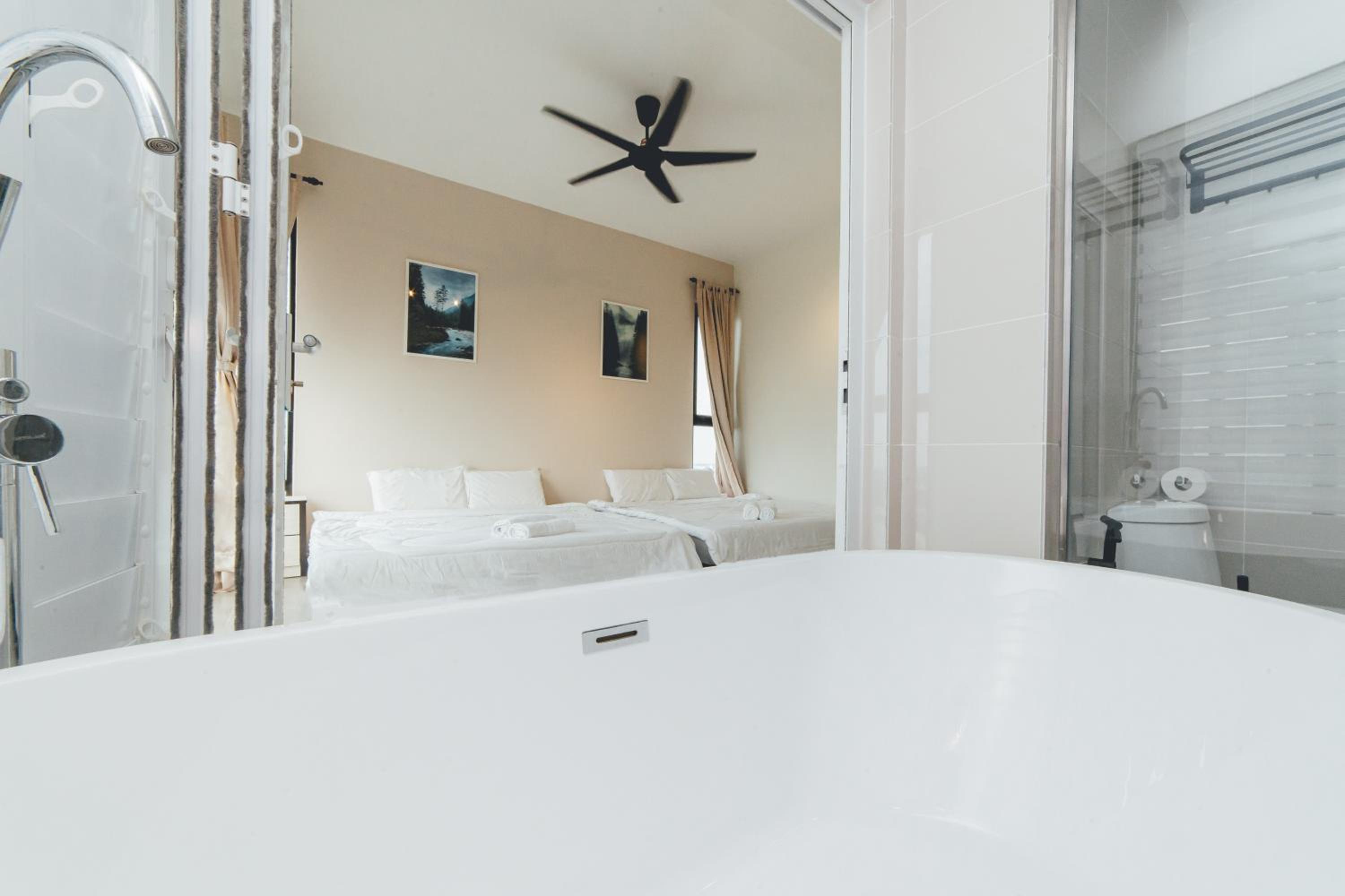 Mosaic Warm Suite 3BR 10pax Family-friendly Pooltable by Our Stay