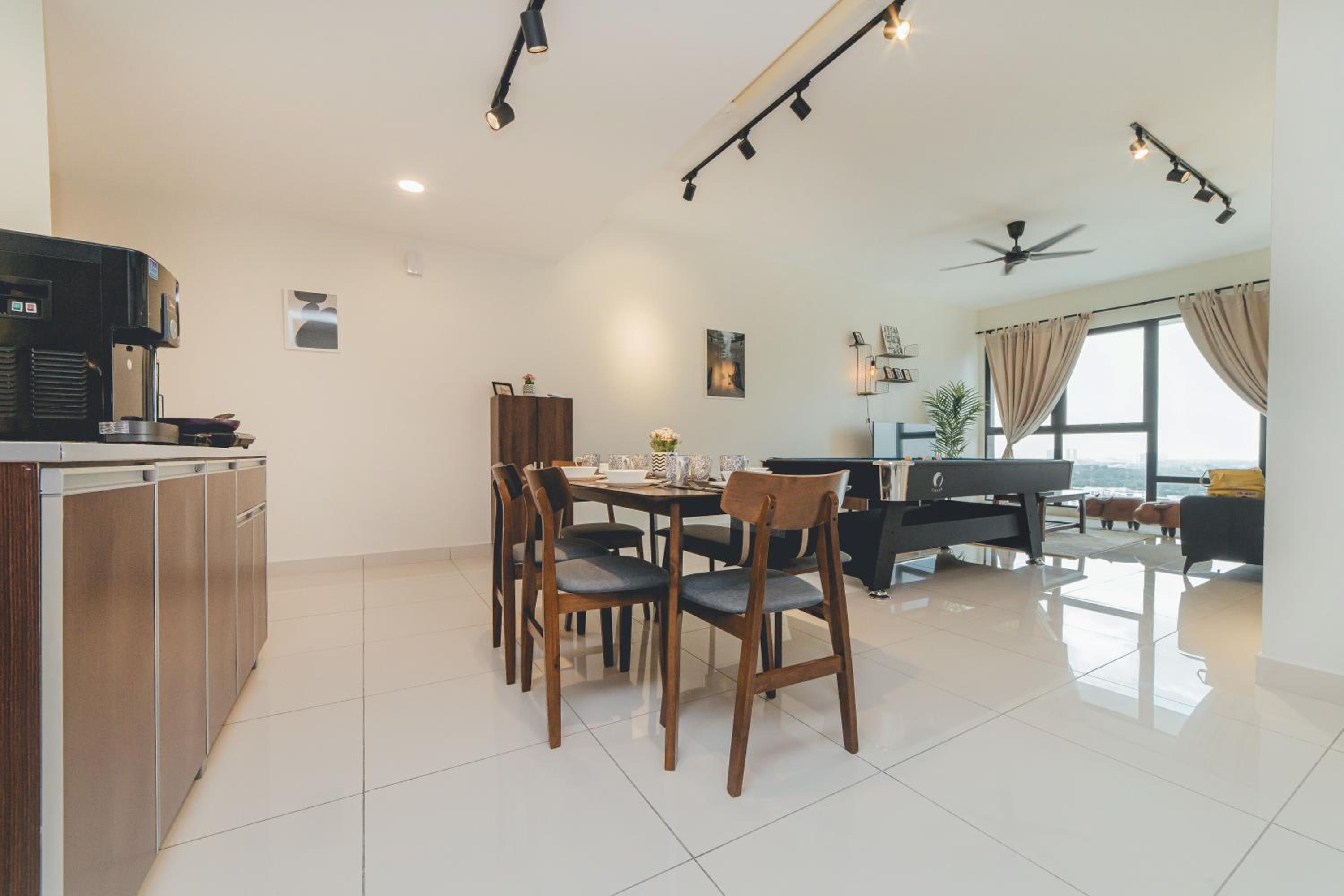 Mosaic Warm Suite 3BR 10pax Family-friendly Pooltable by Our Stay