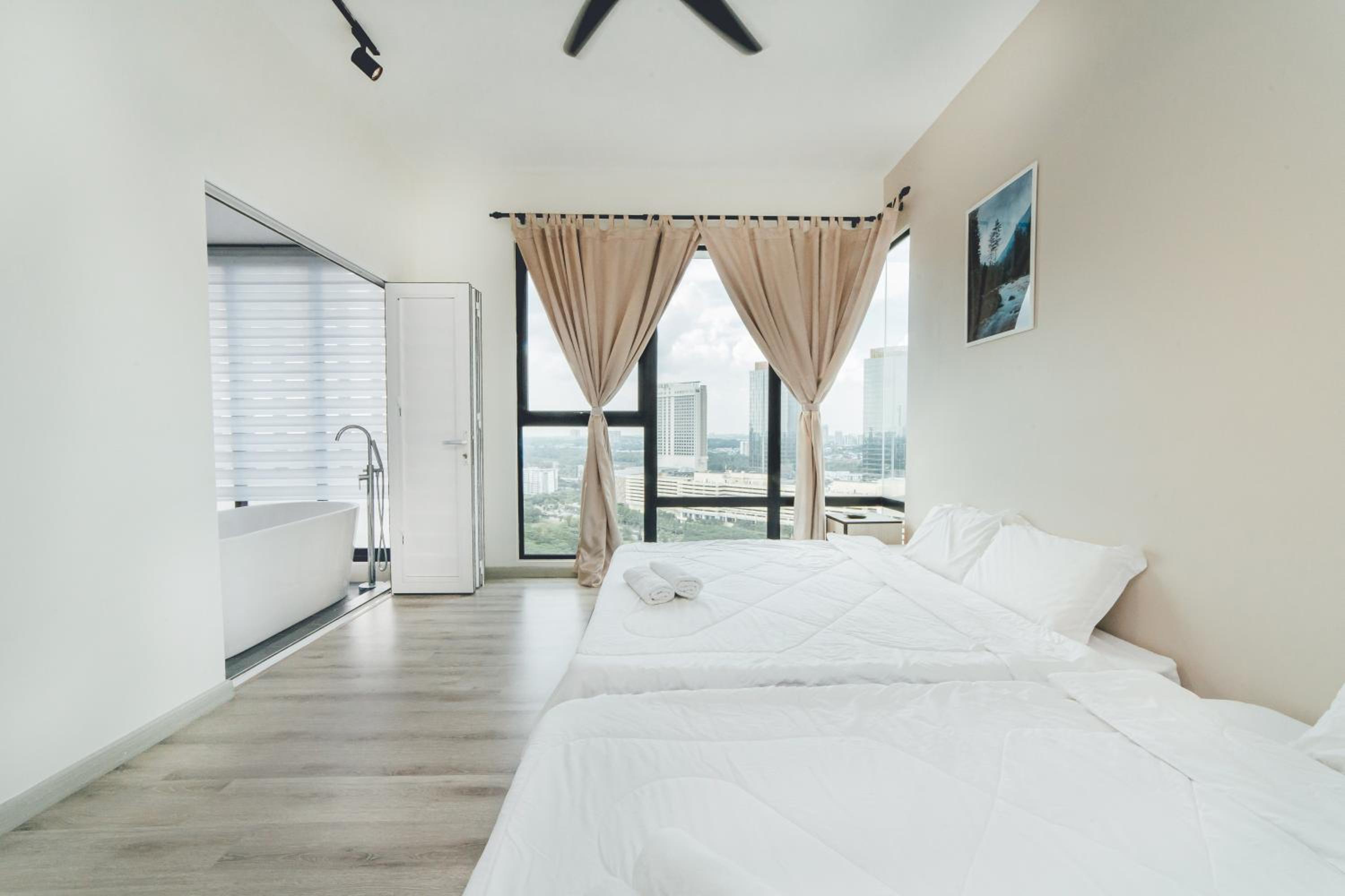 Mosaic Warm Suite 3BR 10pax Family-friendly Pooltable by Our Stay