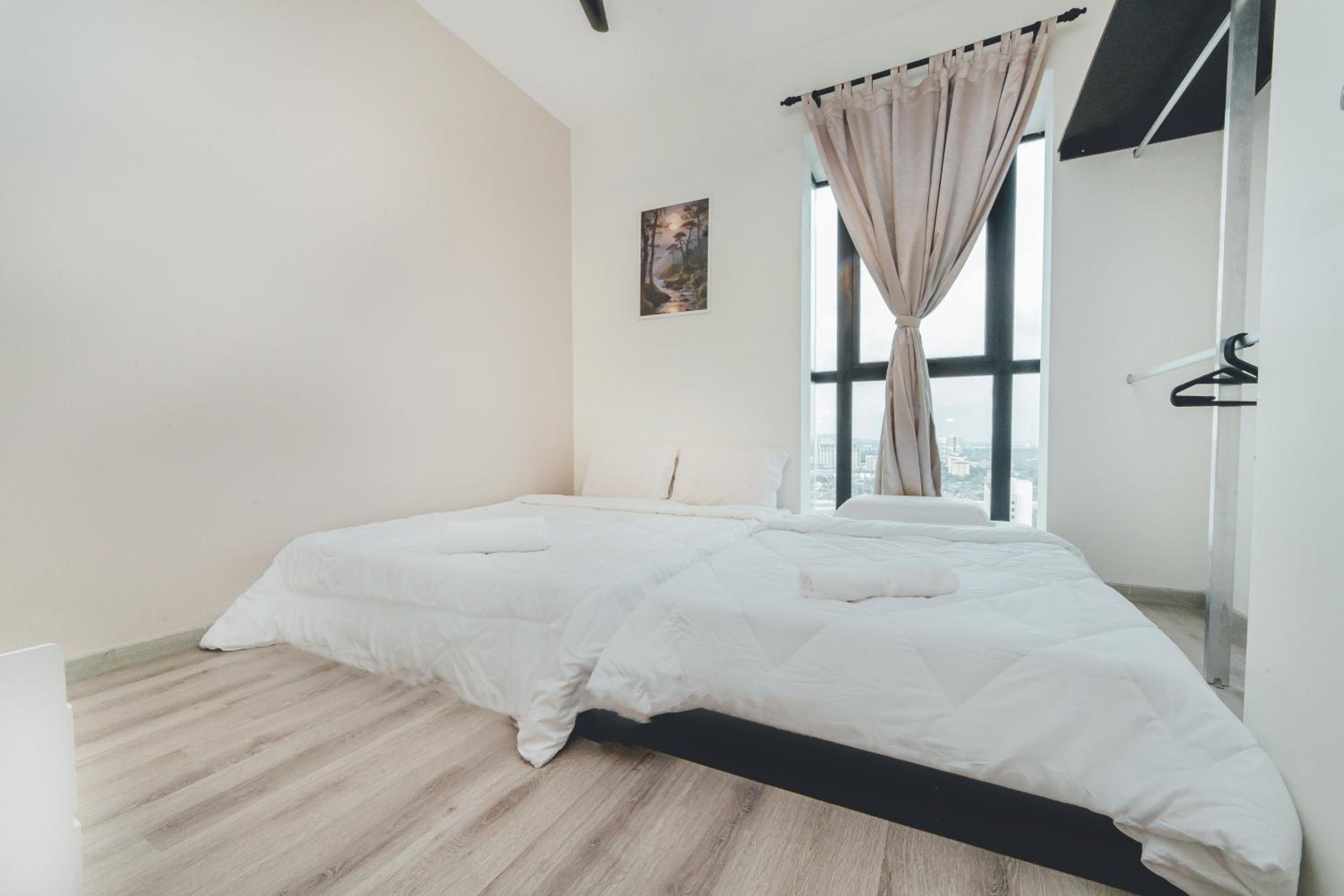 Mosaic Warm Suite 3BR 10pax Family-friendly Pooltable by Our Stay