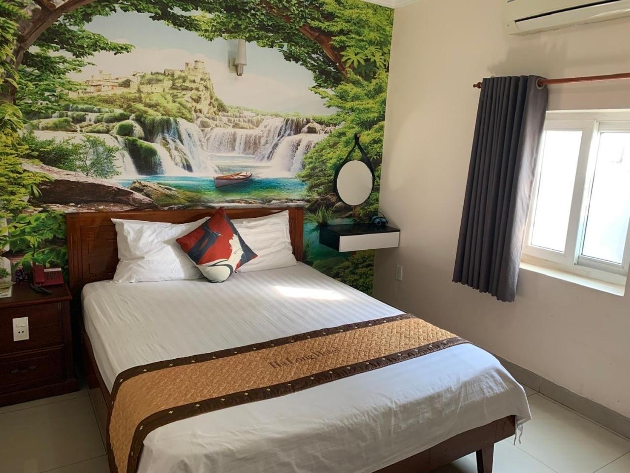 HA LONG Hotel Linh Trung Thu Duc HCMC