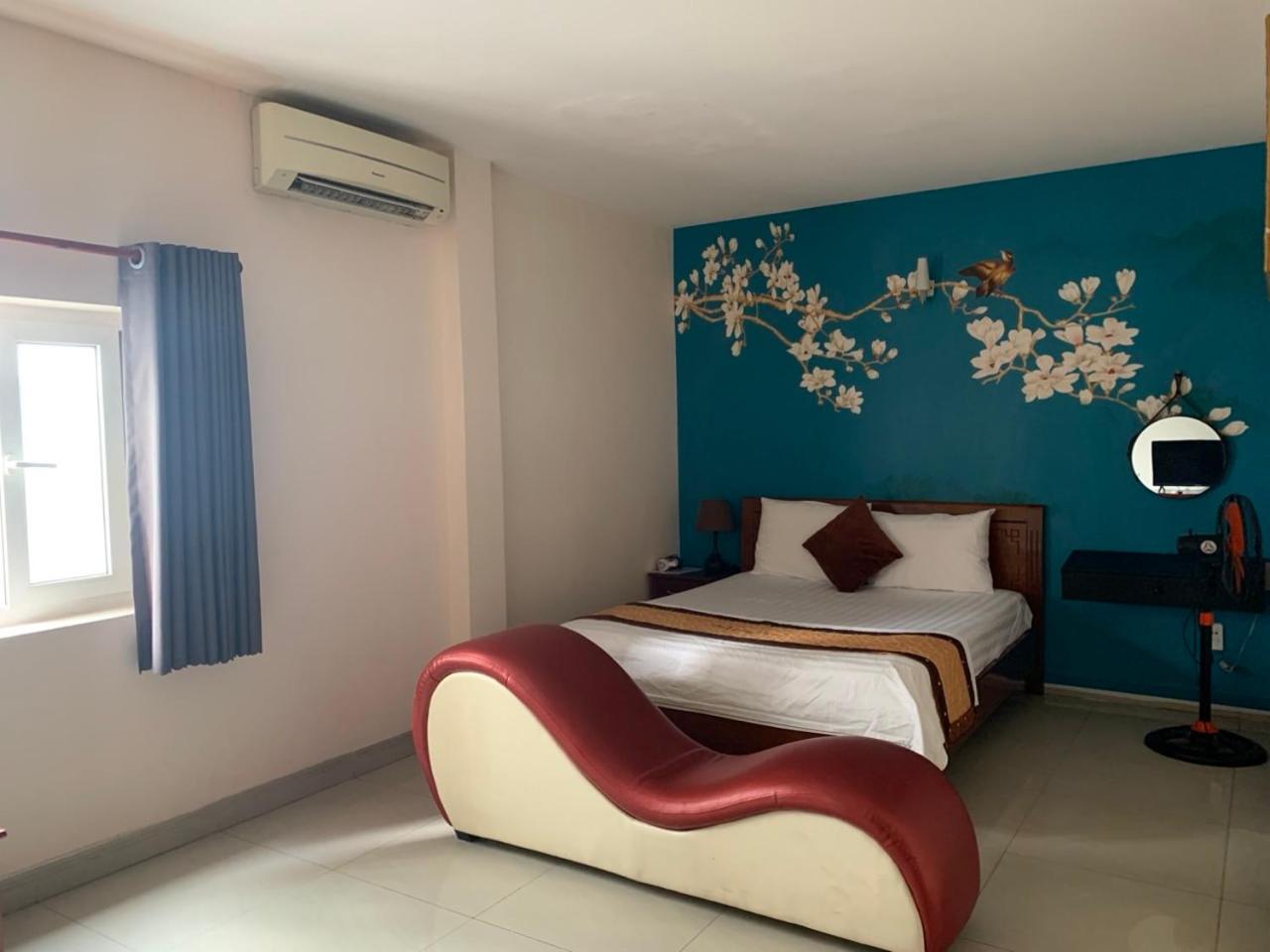 HA LONG Hotel Linh Trung Thu Duc HCMC