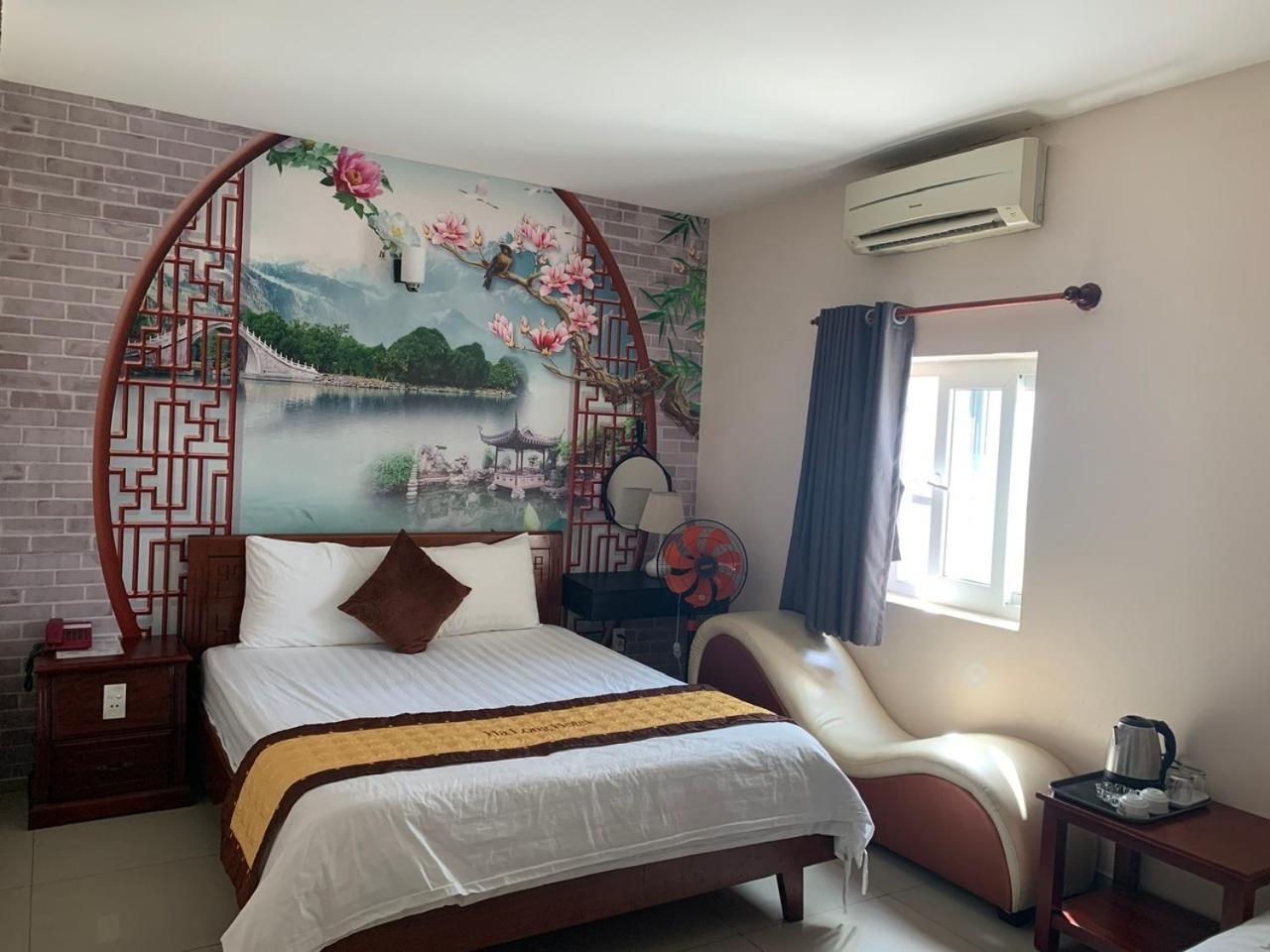HA LONG Hotel Linh Trung Thu Duc HCMC