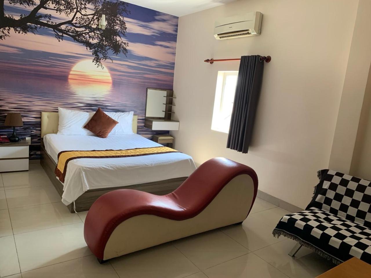 HA LONG Hotel Linh Trung Thu Duc HCMC