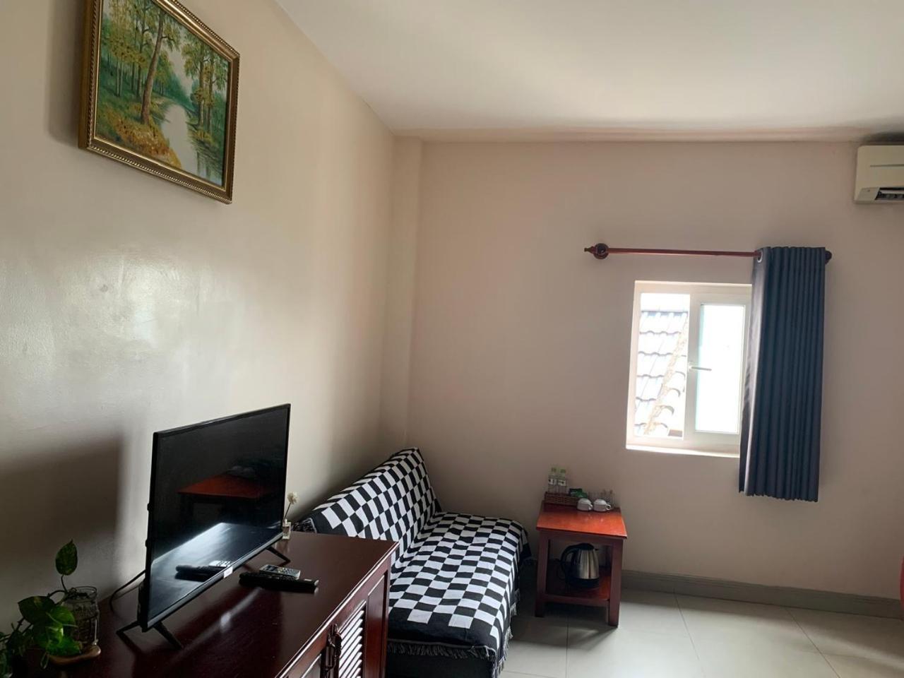 HA LONG Hotel Linh Trung Thu Duc HCMC