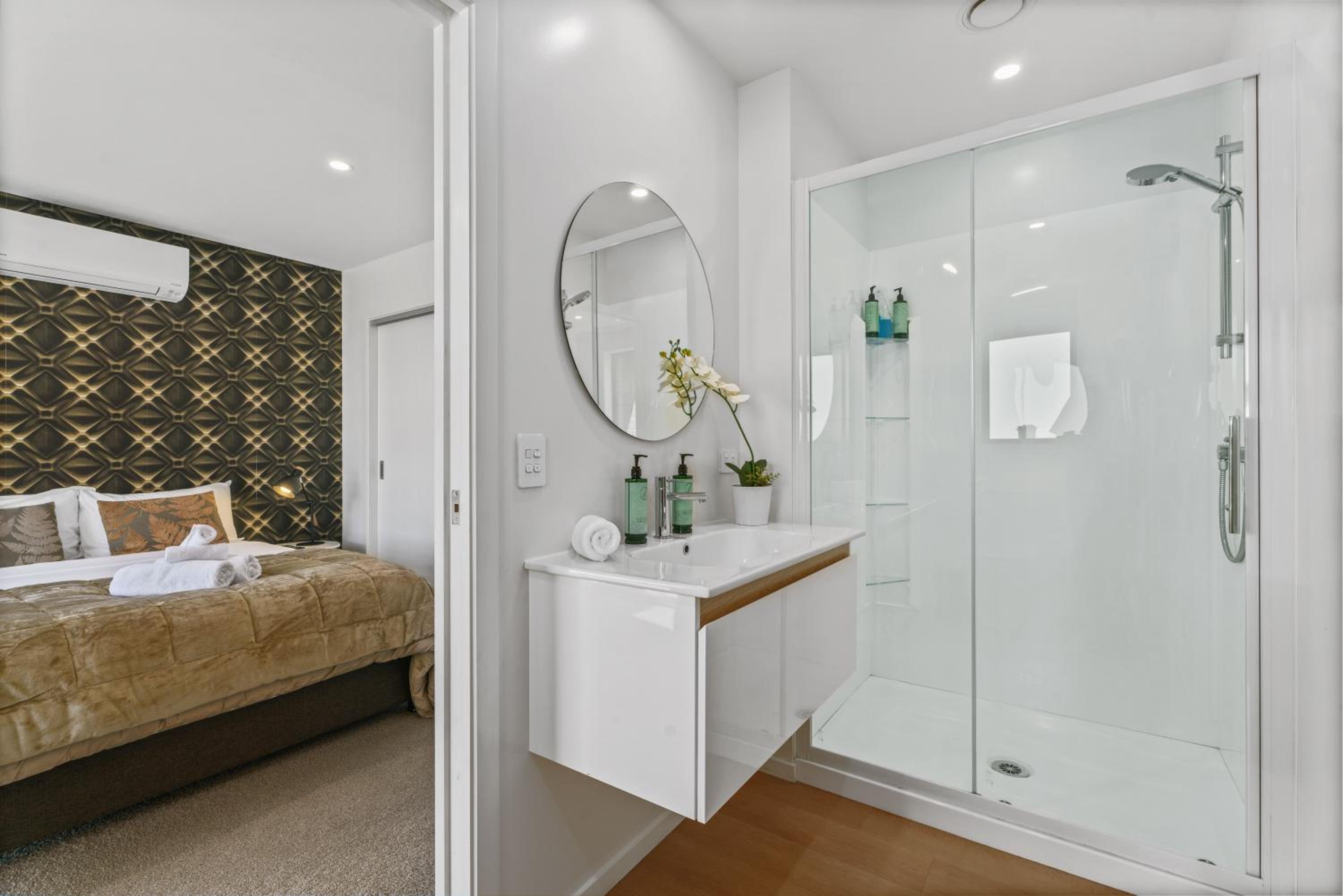 Luxury & Modern Living Home & Apartment view 2