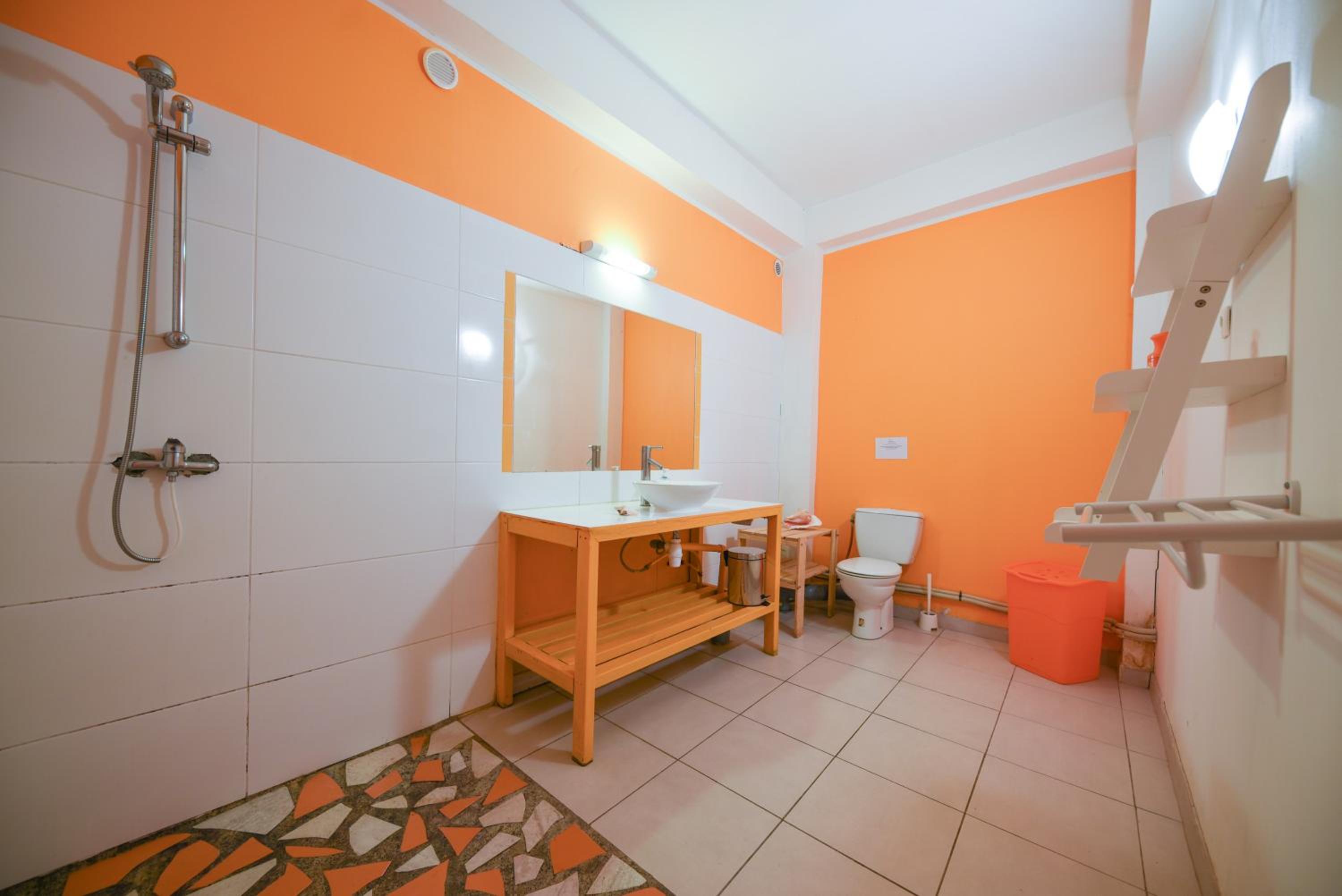 Maison spacieuse à Pointe-Noire avec piscine partagée 110 m² view 3