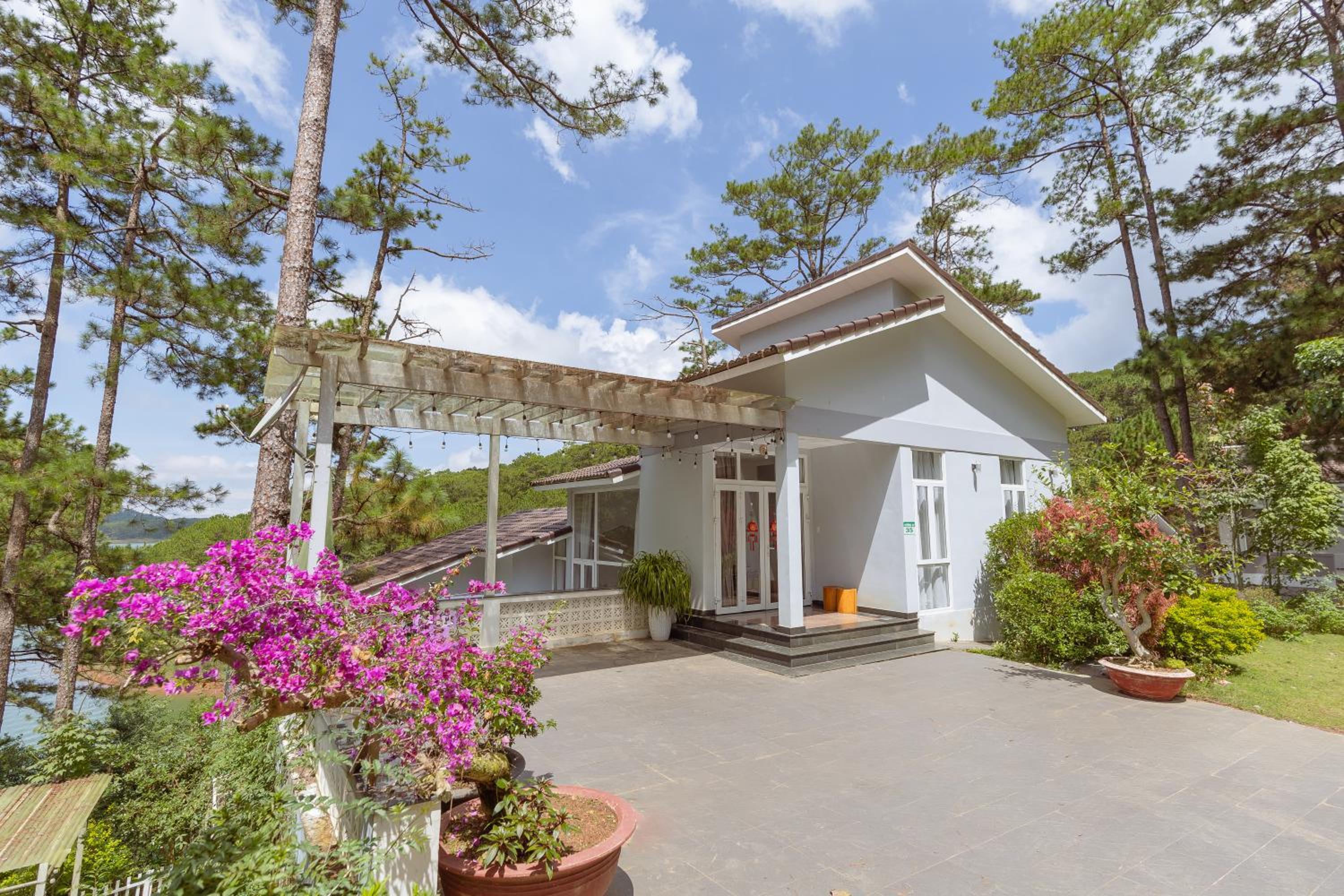 The Dream Villa Best Lake View view 3