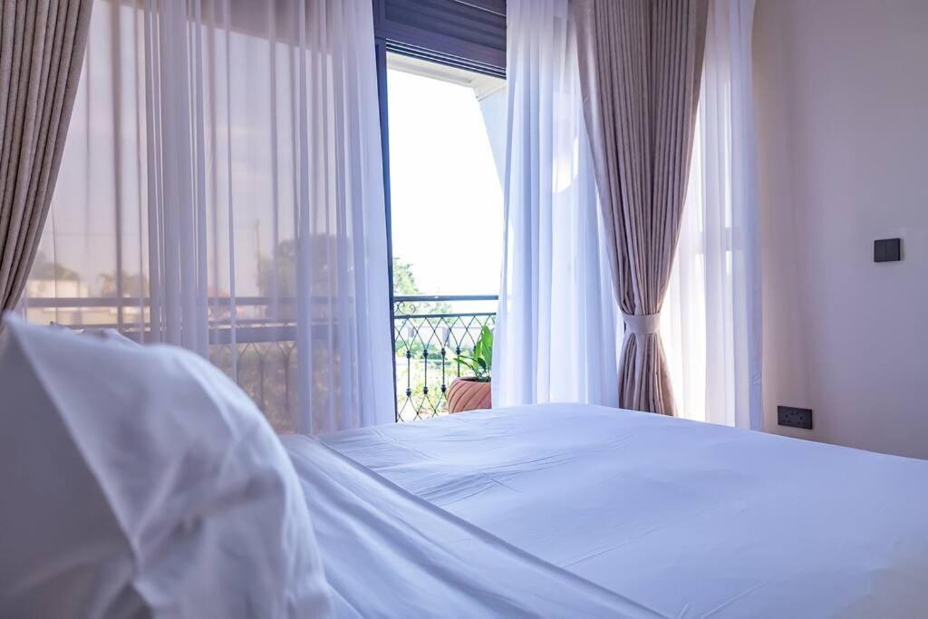 Refreshing 2 bedroom gateway in Sand Grains Residences A08 view 2