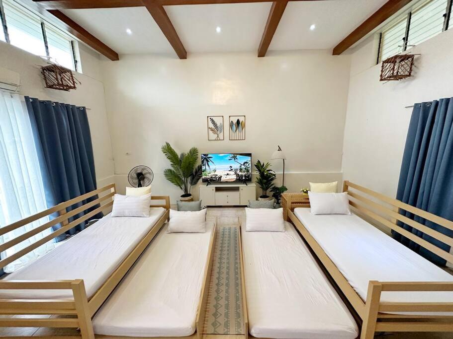 High Ceiling 60sqm Family Apartment with Partial Sea View and Kitchen view 4