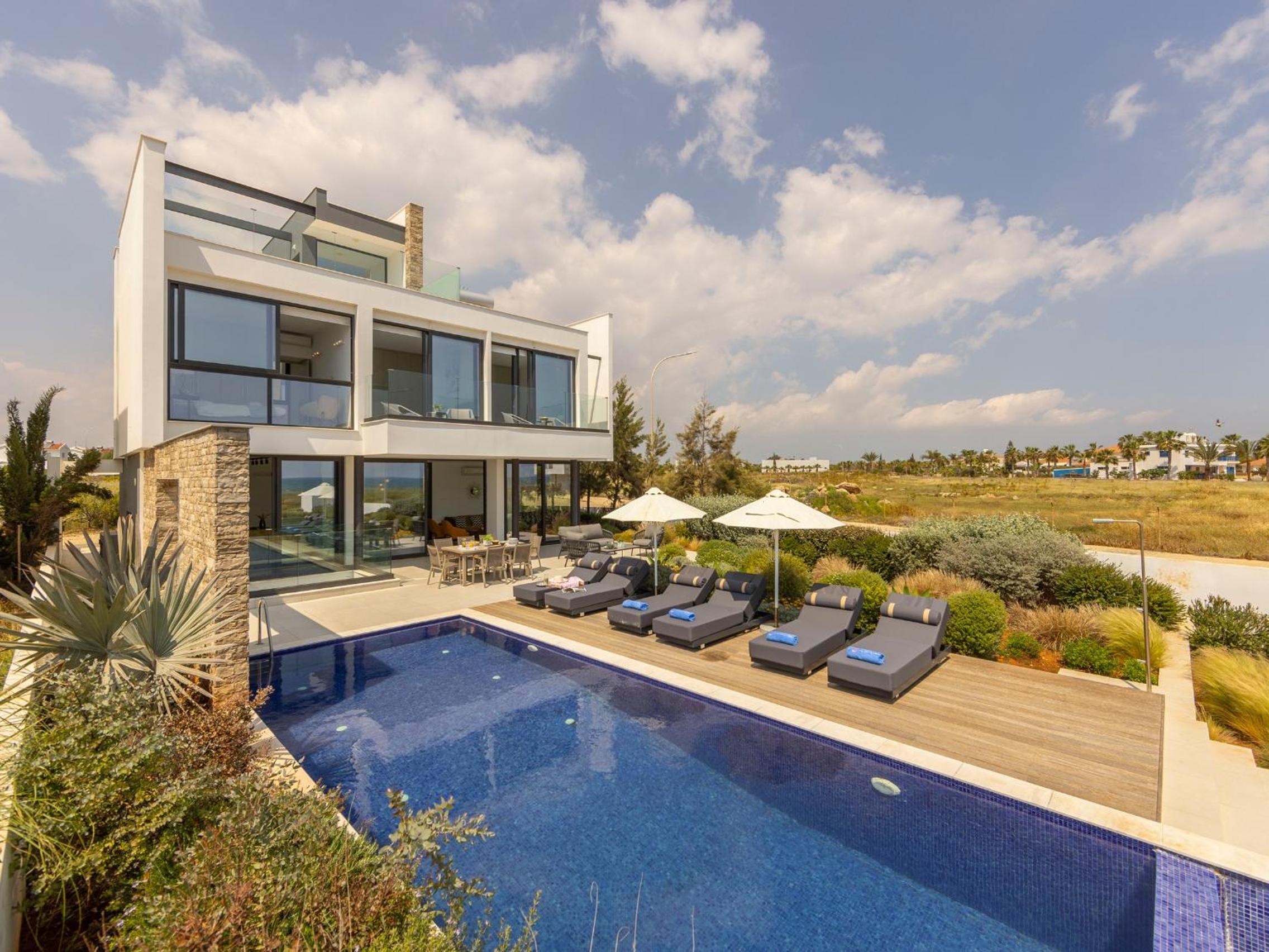 Villa Pliades