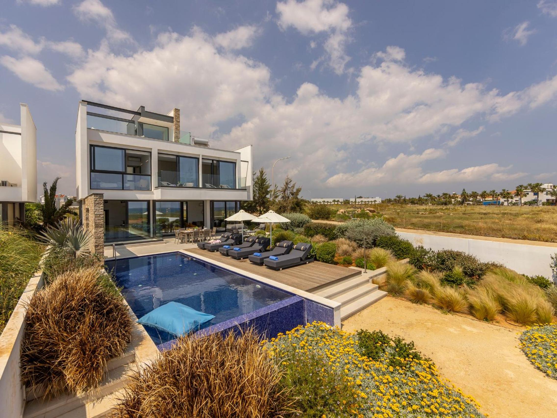 Villa Pliades