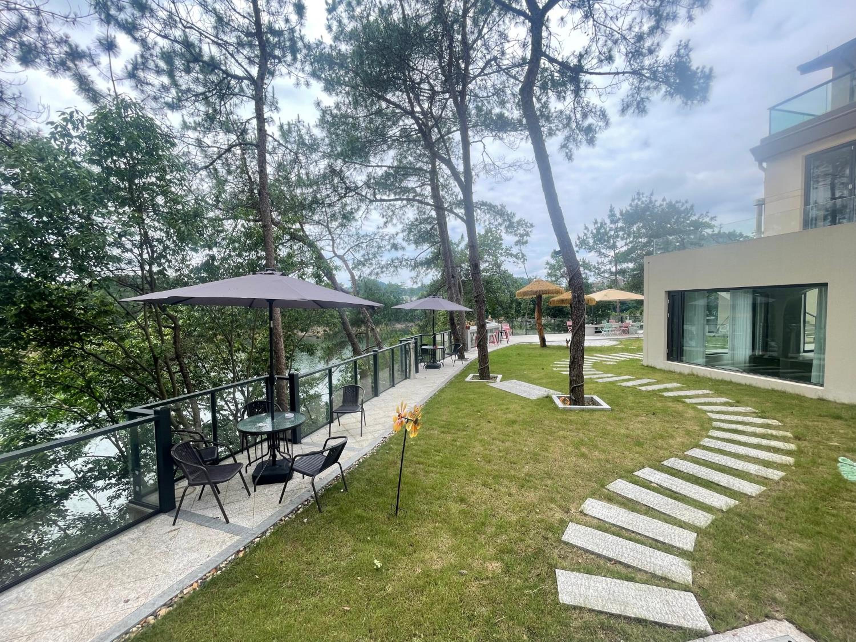 Villa Party Private Yacht Film Base - Dokdo House