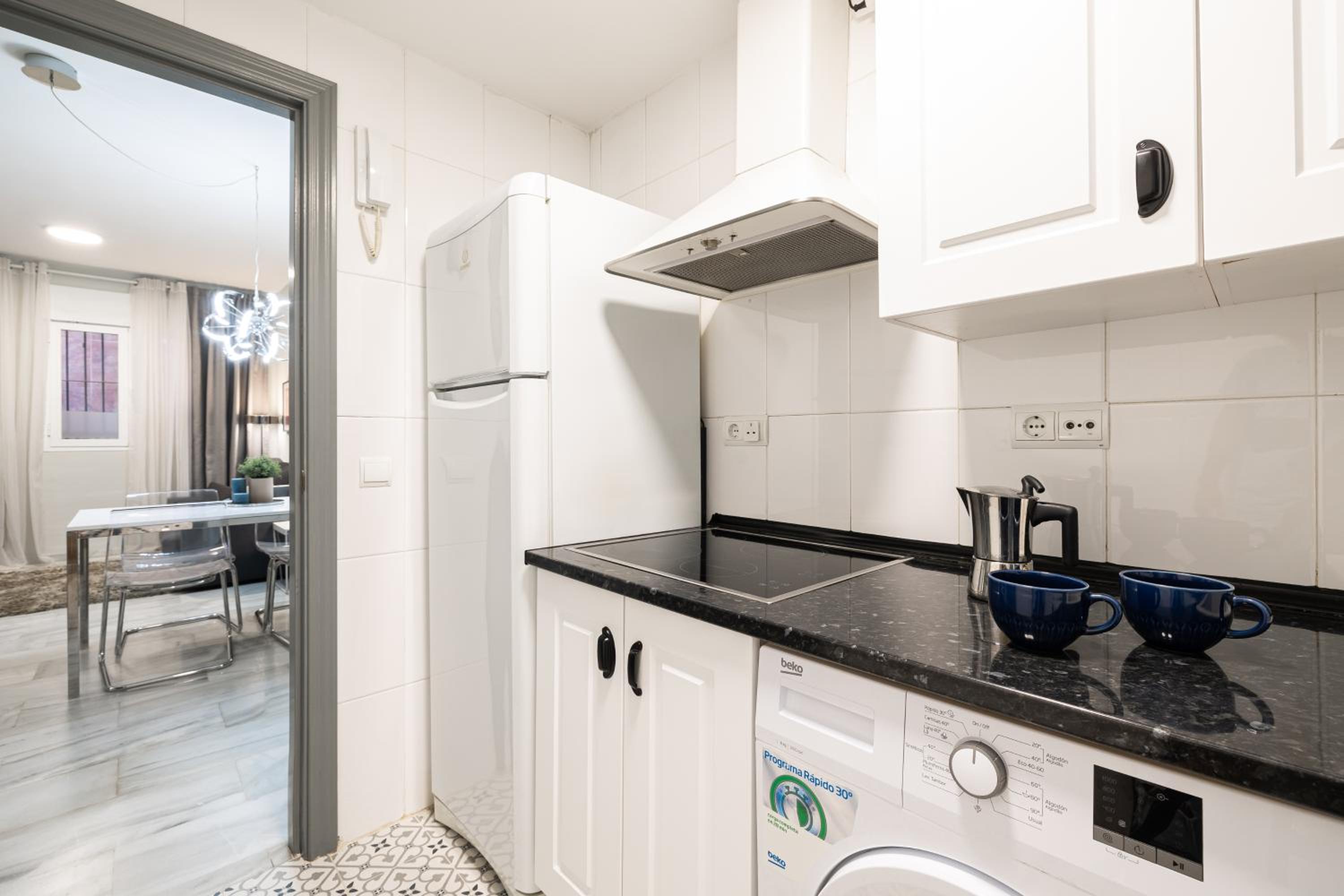 Holidays2Malaga Eduardo Ocon quiet&high Speed Wifi