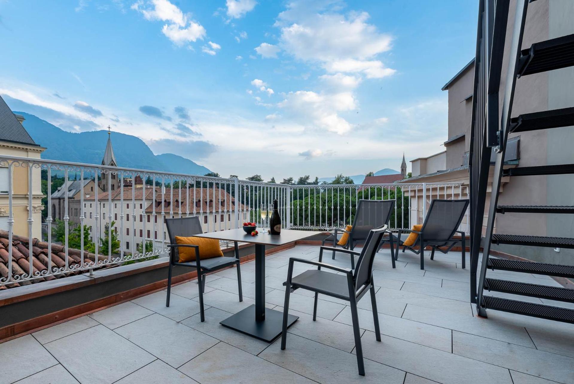 KERAMIK Suites